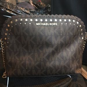 Michael kors sling bag used 3 years old